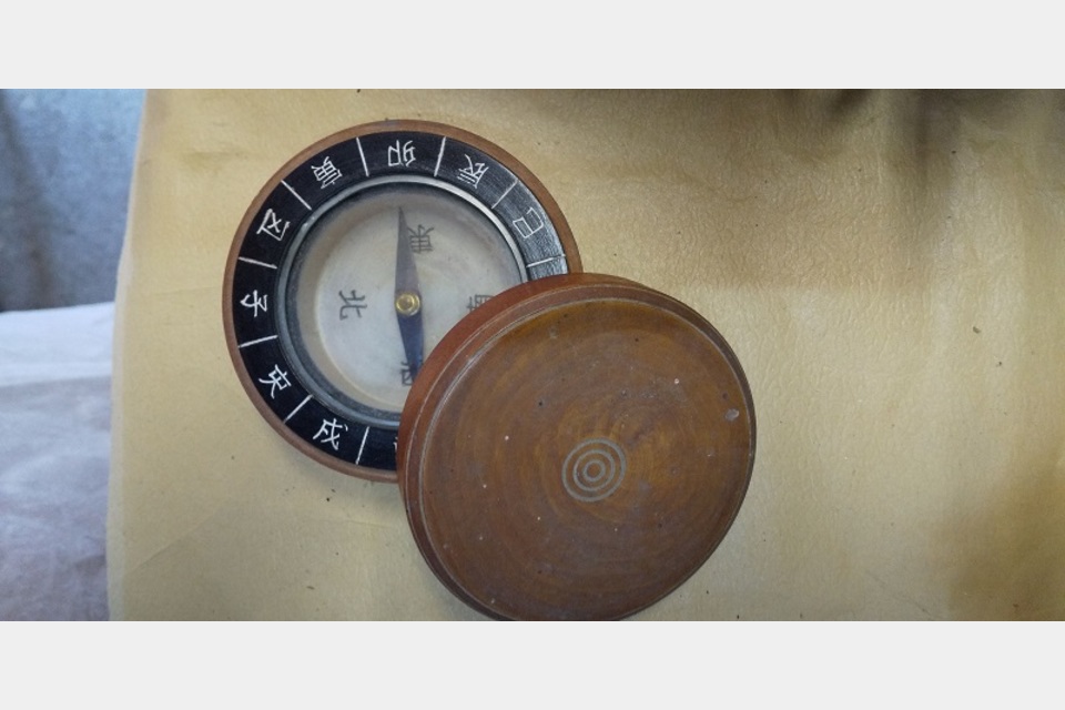 方位磁石の商品画像00