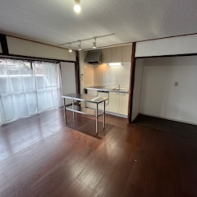 古い和室をモダンなキッチンへの画像